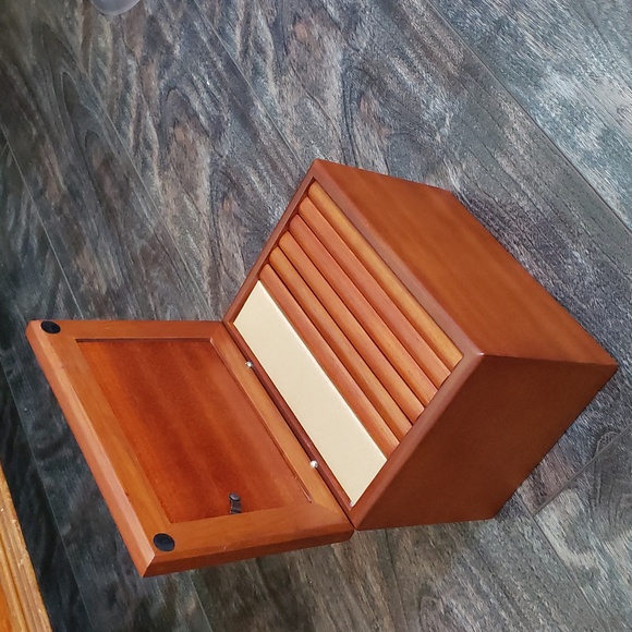 Photo box - Picture 3 of 6
